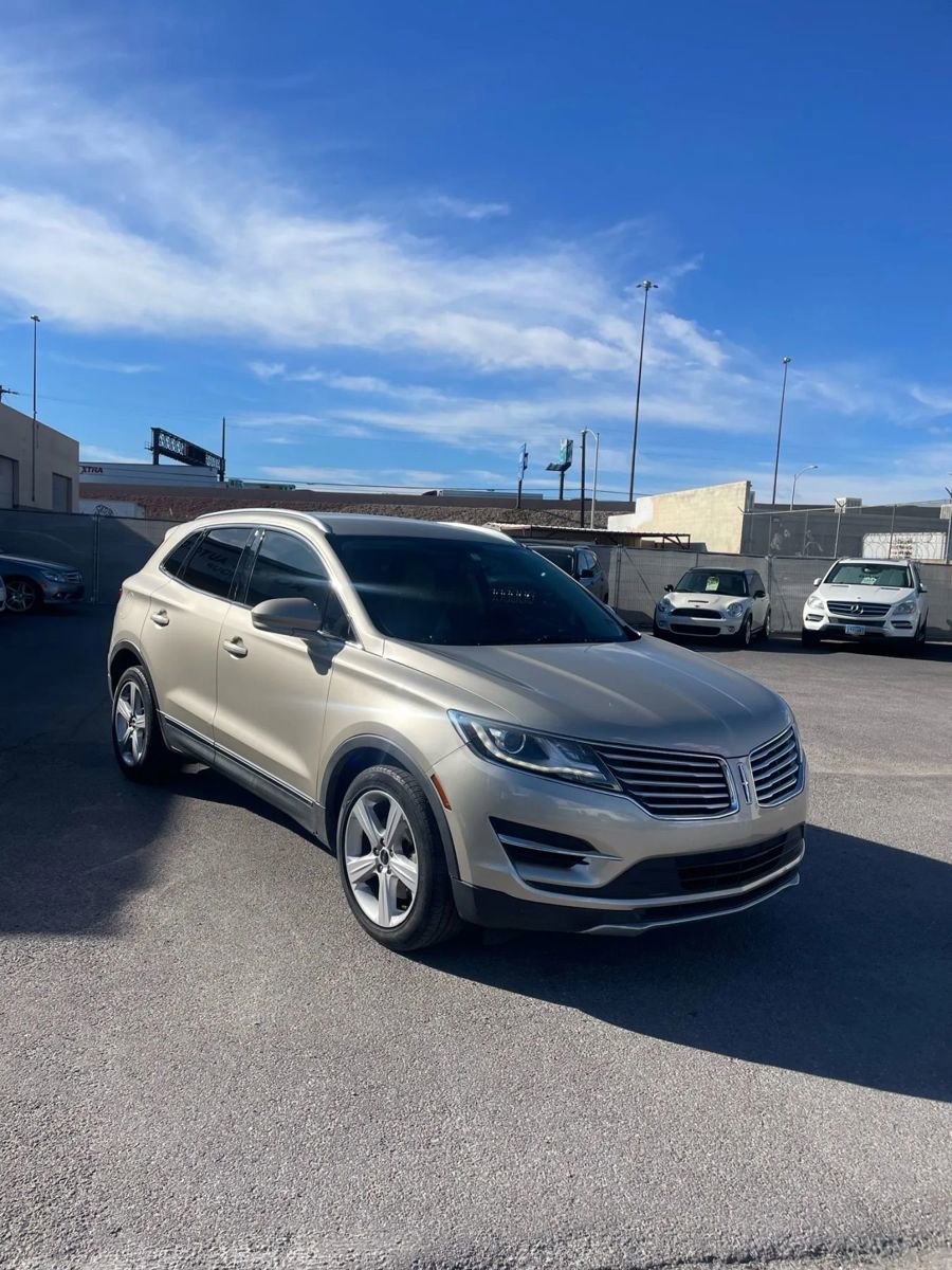 Used 2017 Lincoln MKC Premiere FWD image 2