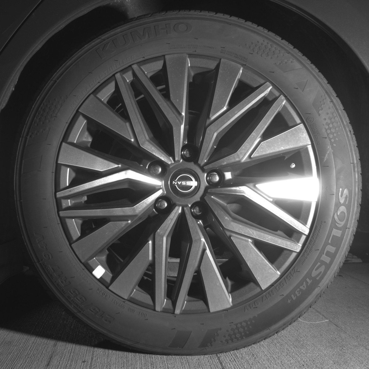 Used 2025 Nissan Altima 2.5 SV FWD image 14