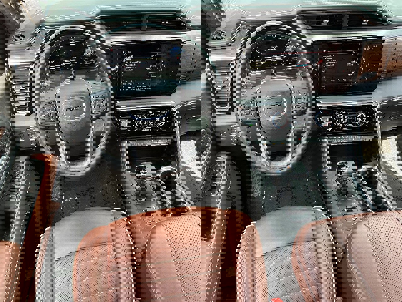 Used 2025 GMC Sierra 1500 Denali Ultimate image 10