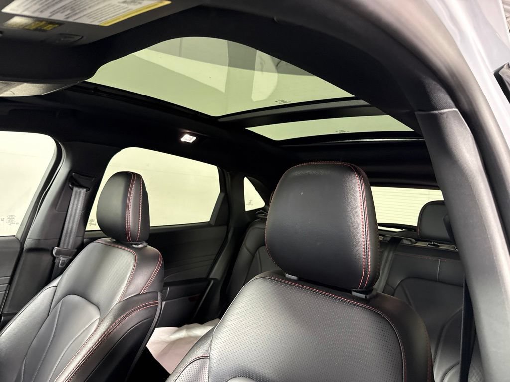 Used 2025 Ford Escape ST-Line Elite w/ Premium Technology Package AWD/4WD image 16