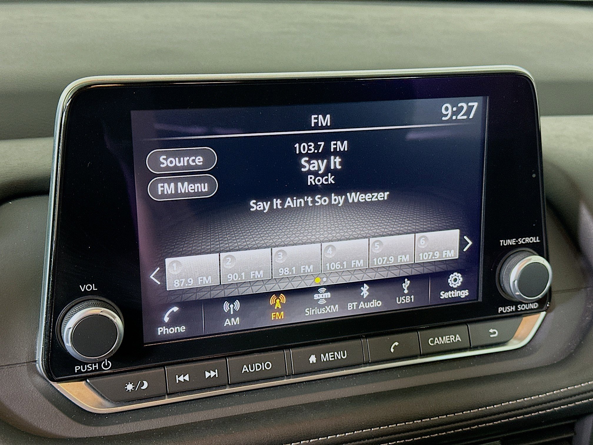 Used 2025 Nissan Rogue SV image 21