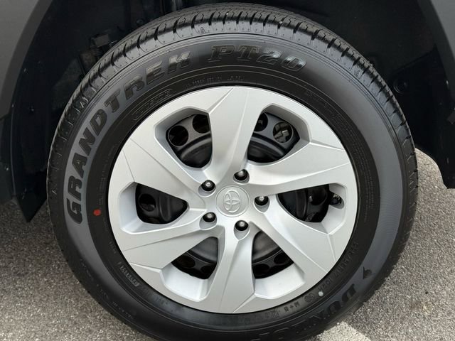 Certified 2025 Toyota RAV4 LE image 31