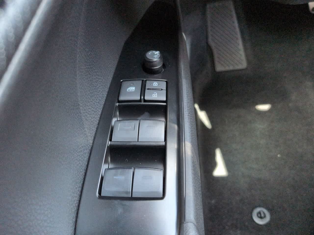 New 2026 Toyota Camry Hybrid FWD image 21