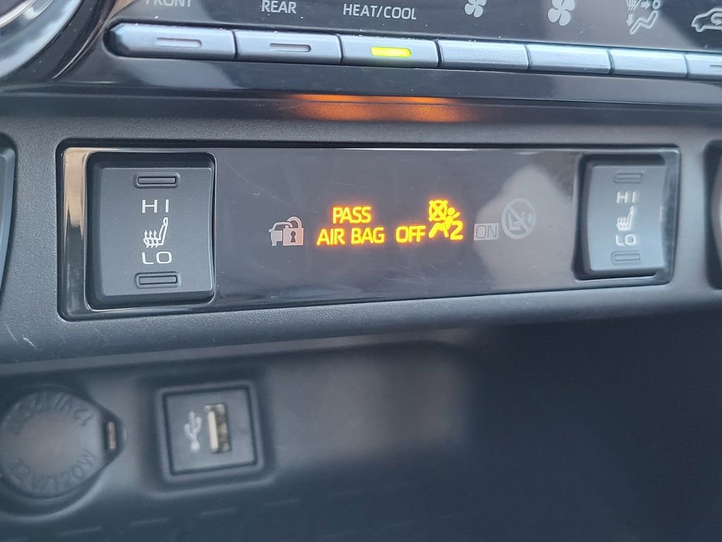 Used 2024 Toyota RAV4 XLE image 27