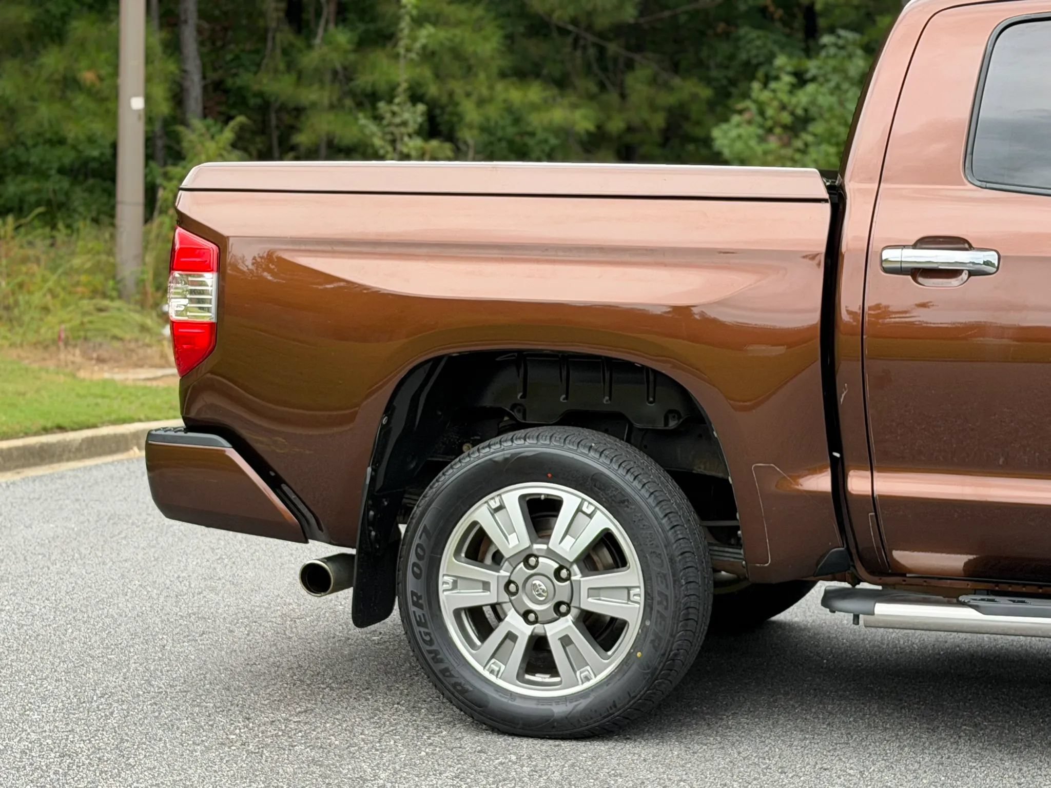 Used 2015 Toyota Tundra 1794 Edition AWD/4WD image 8