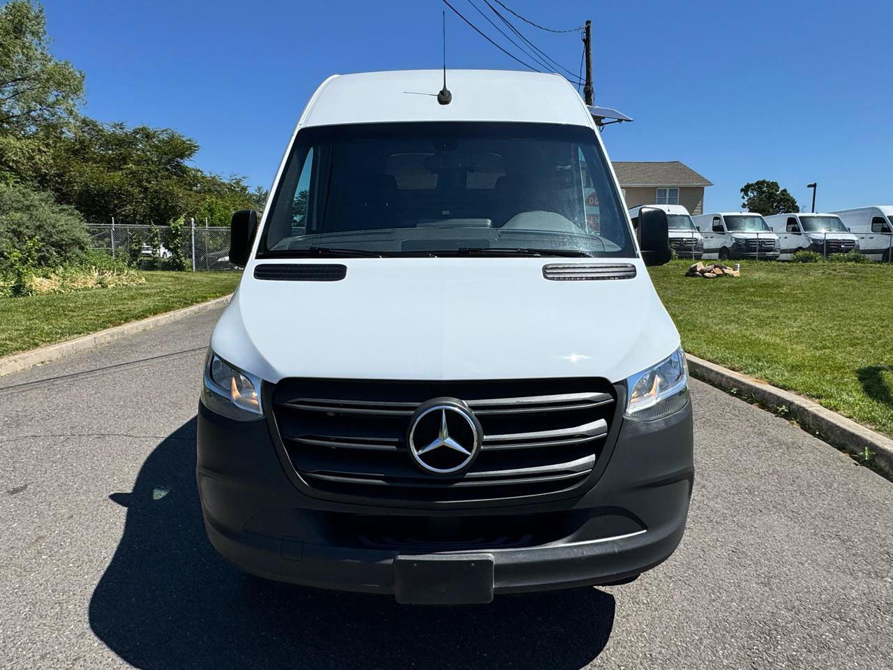 Used 2021 Mercedes-Benz Sprinter 2500 image 2