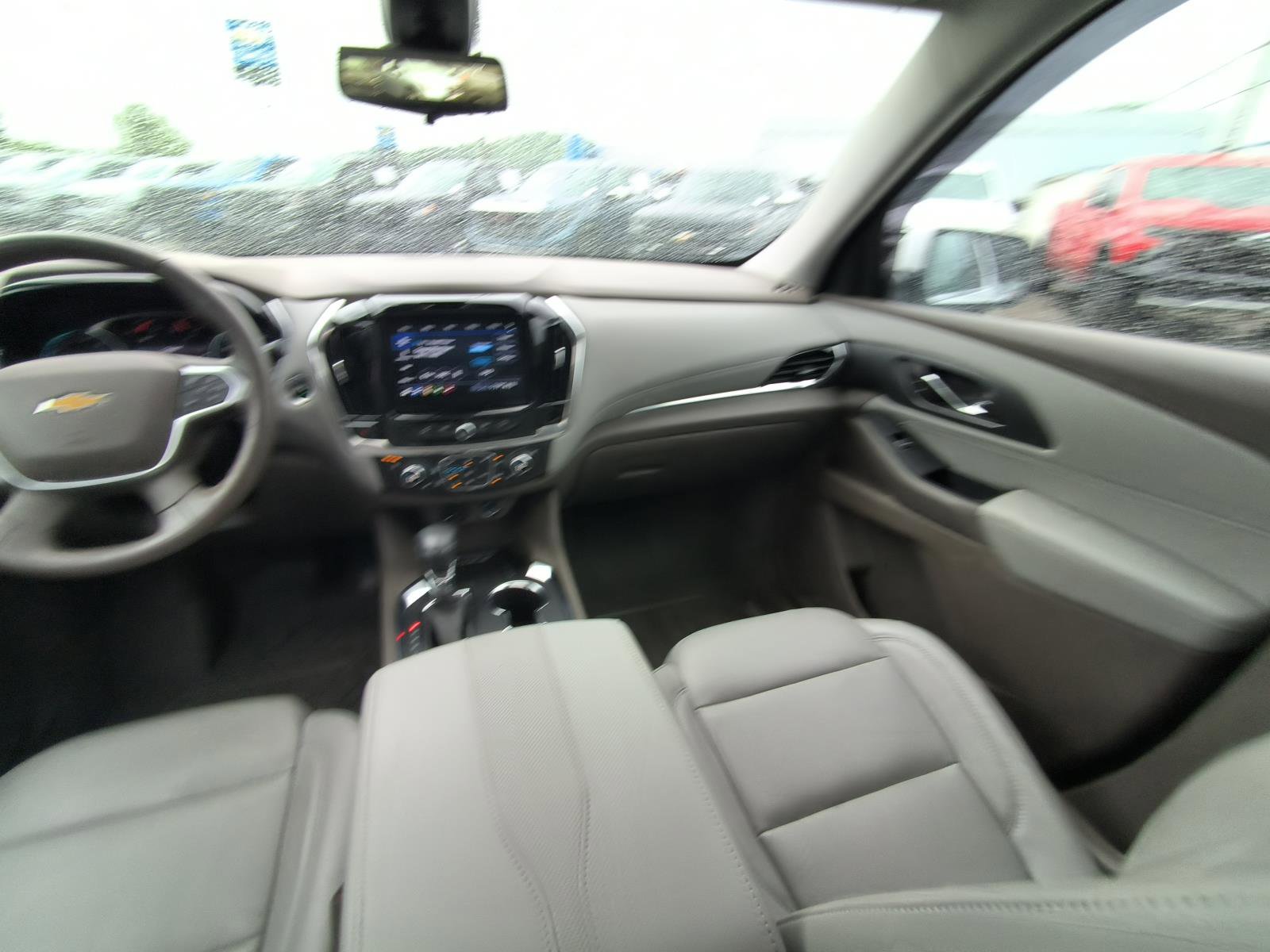 Used 2021 Chevrolet Traverse Premier FWD image 13