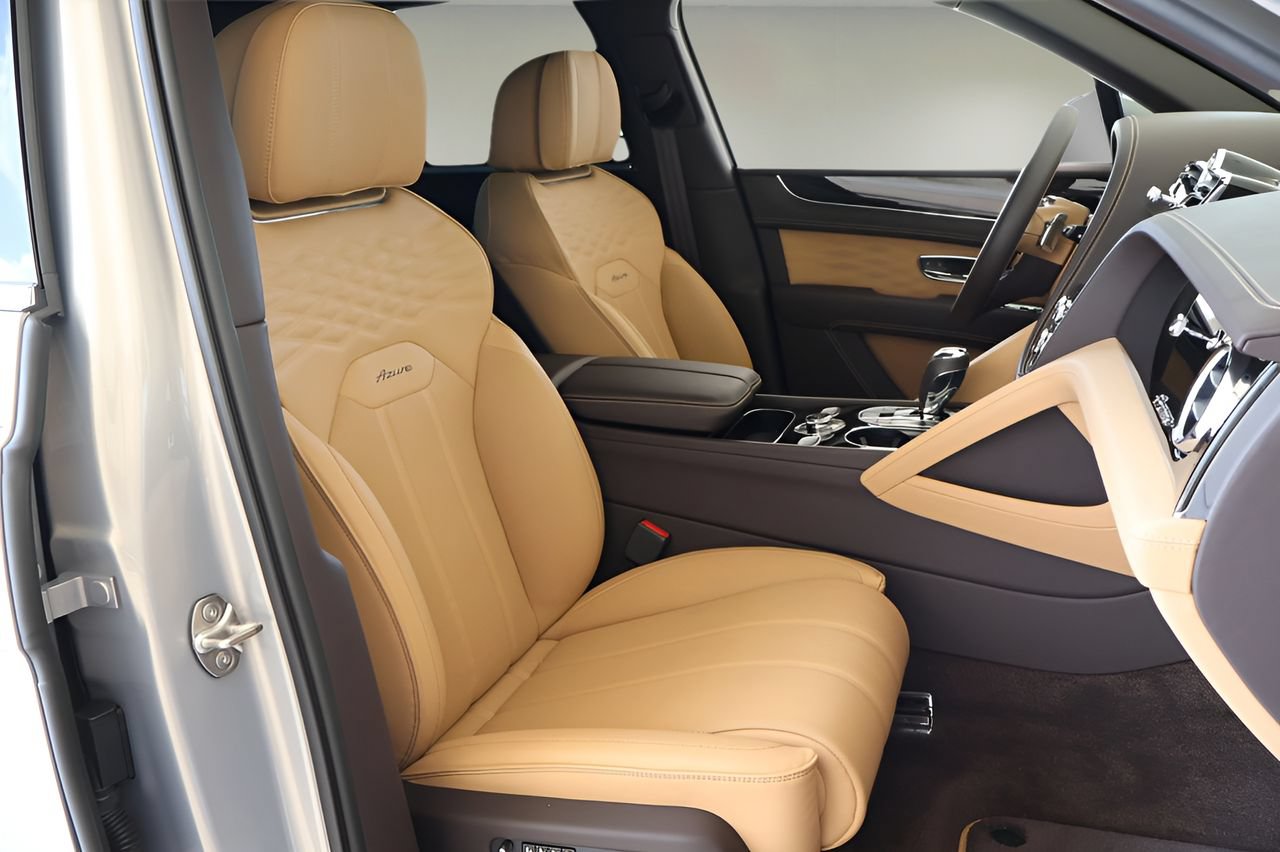Used 2025 Bentley Bentayga Extended Wheelbase AWD/4WD image 19