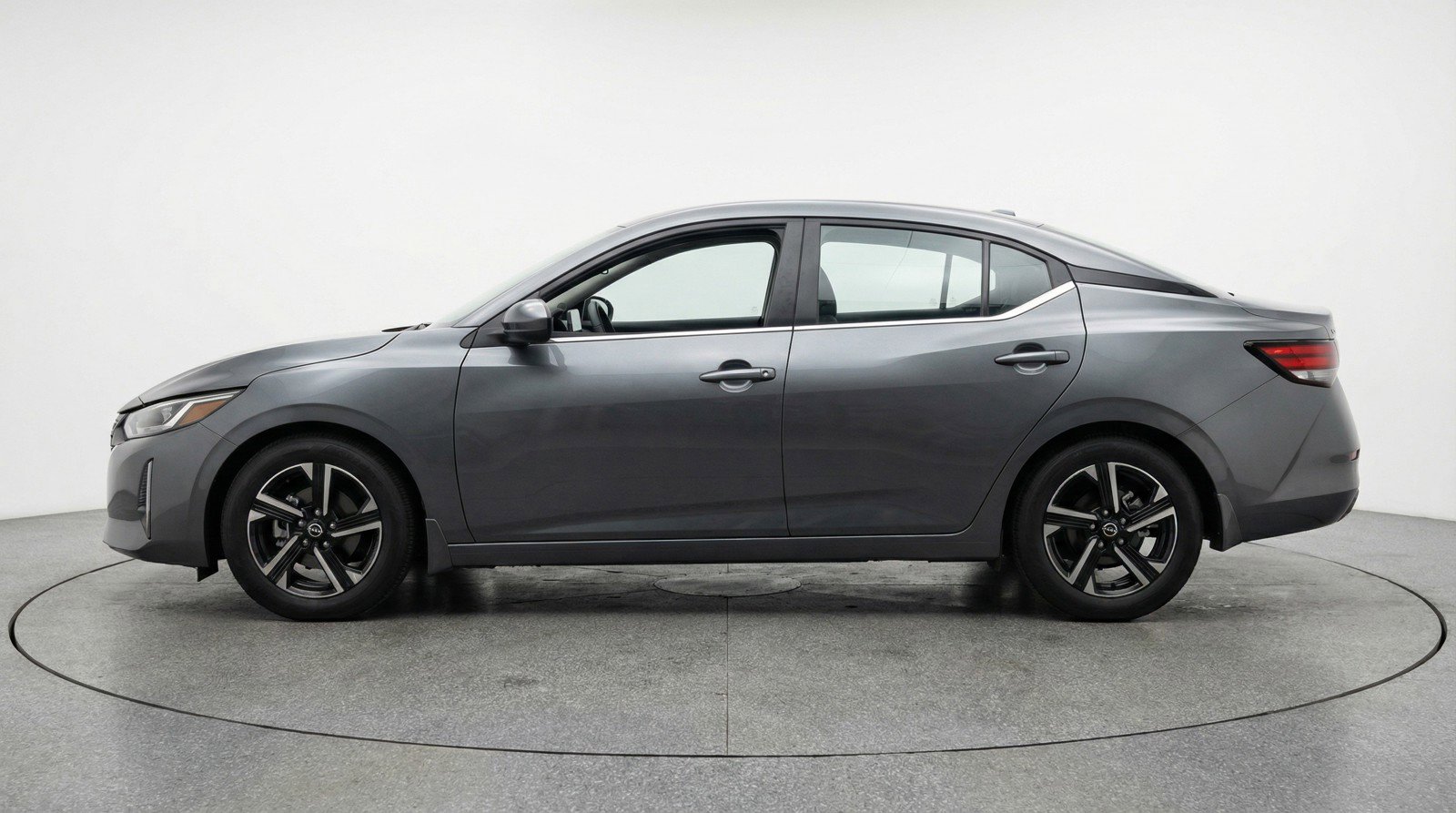 Used 2025 Nissan Sentra SV FWD image 5