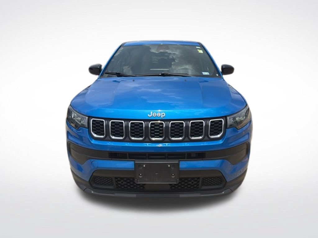 Used 2024 Jeep Compass Sport AWD/4WD image 2