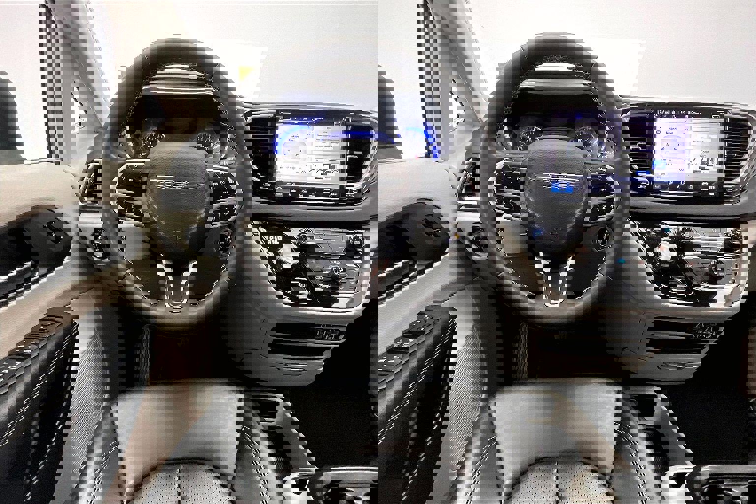 Used 2023 Chrysler Pacifica Touring-L image 4