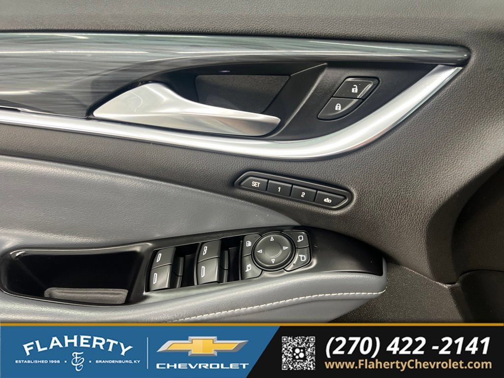 Used 2018 Buick Enclave Premium w/ LPO, Hit The Road Package AWD/4WD image 22