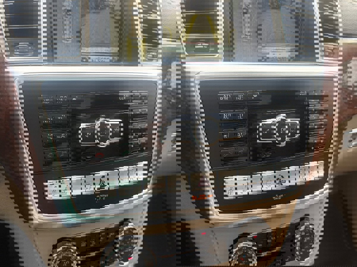 Used 2014 Mercedes-Benz GL 550 4MATIC image 38