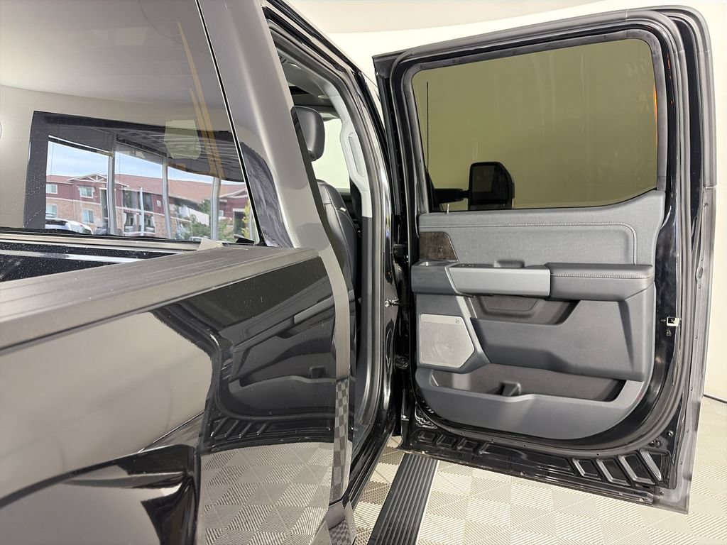 Used 2023 Ford F350 Lariat w/ Lariat Ultimate Package AWD/4WD image 29