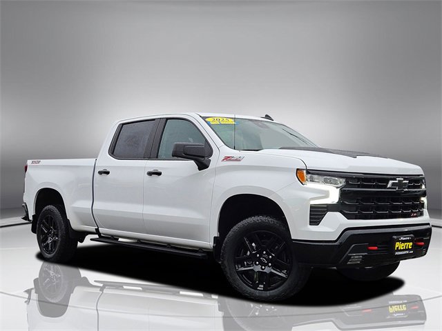 Used 2025 Chevrolet Silverado 1500 LT Trail Boss w/ Convenience Package II image 2