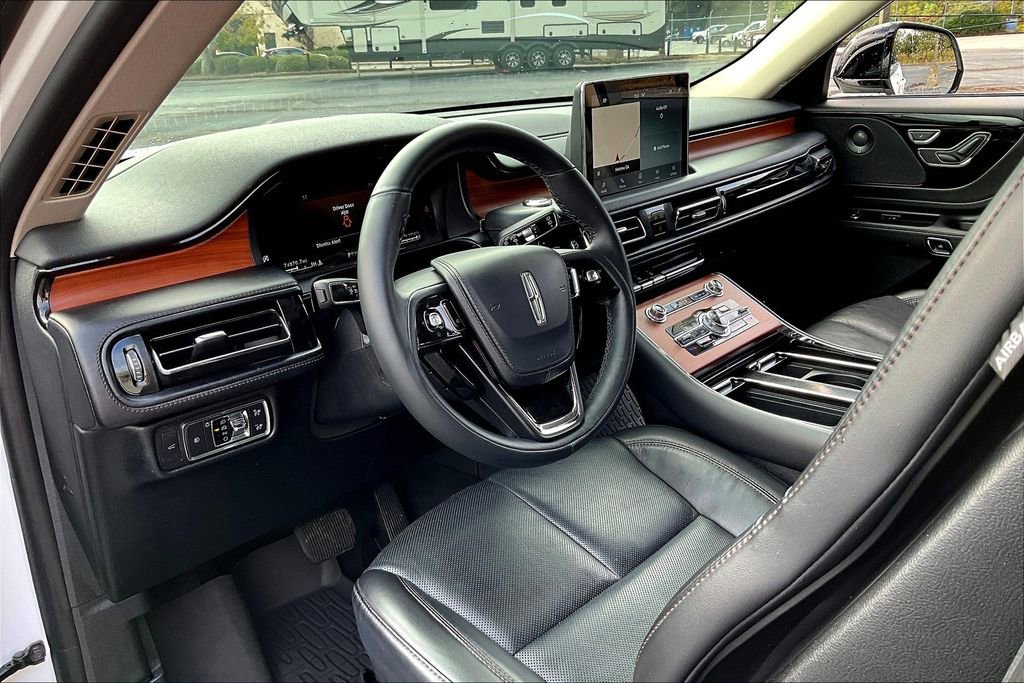Used 2020 Lincoln Aviator Reserve w/ Class IV Trailer Tow Package image 14