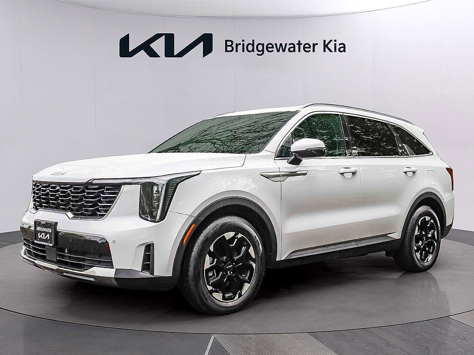 Certified 2025 Kia Sorento S FWD image 3