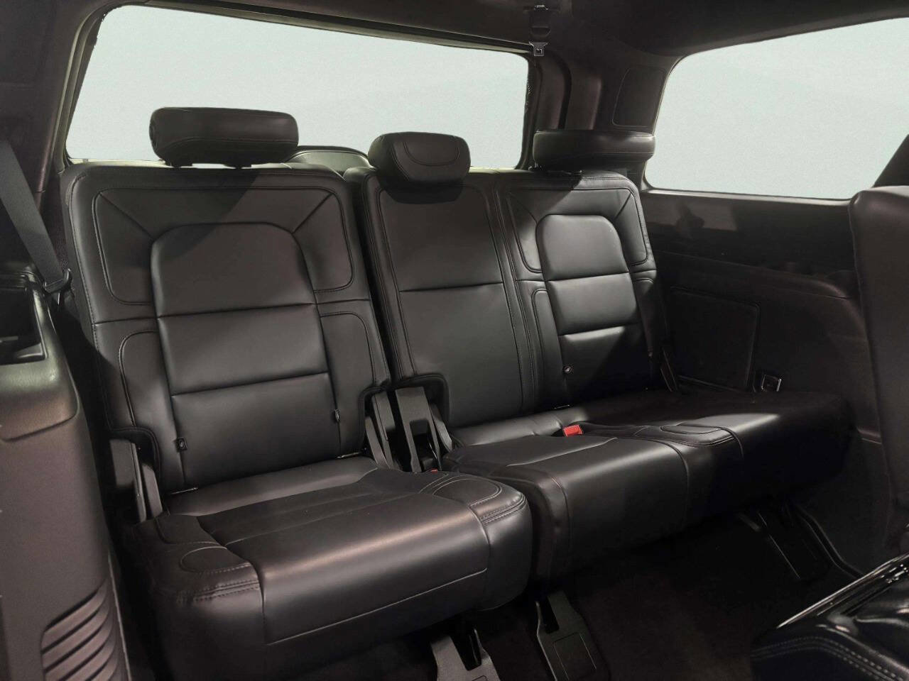 Used 2020 Lincoln Navigator Reserve w/ Equipment Group 208A Reserve image 27