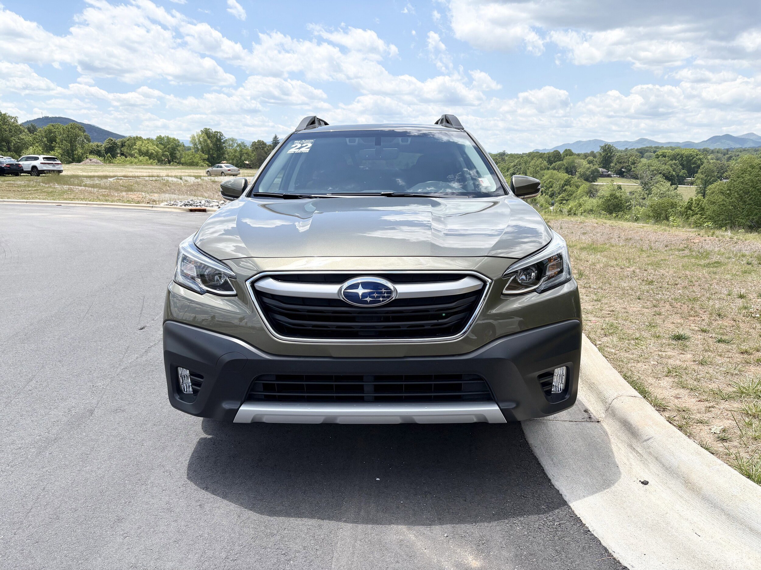 Certified 2022 Subaru Outback Limited w/ Popular Package #2 AWD/4WD image 2