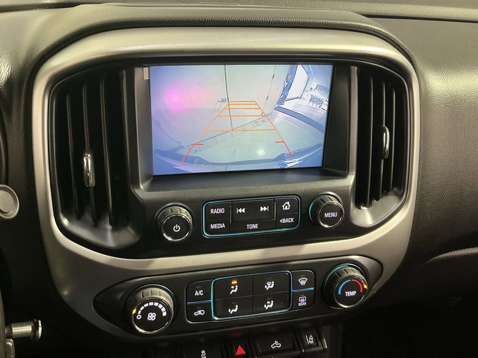 Used 2017 Chevrolet Colorado LT w/ LT Convenience Package image 27