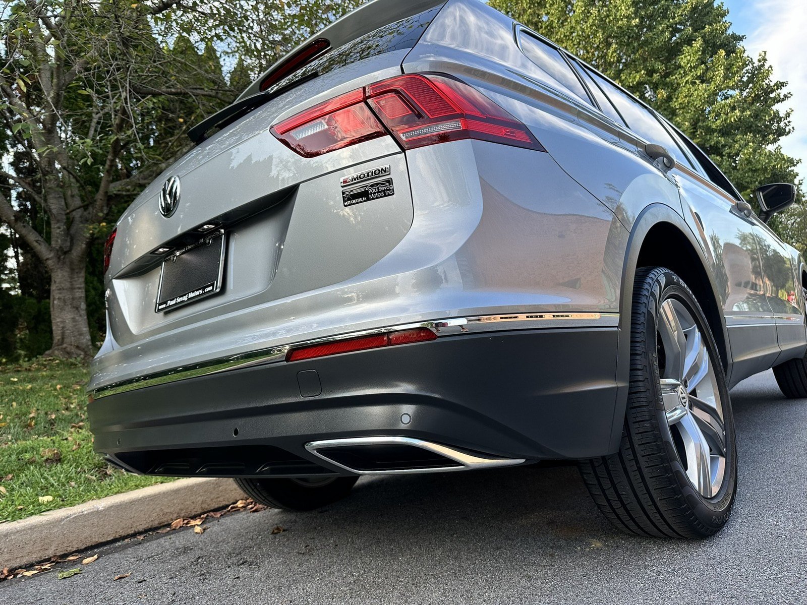 Used 2020 Volkswagen Tiguan SEL AWD/4WD image 52