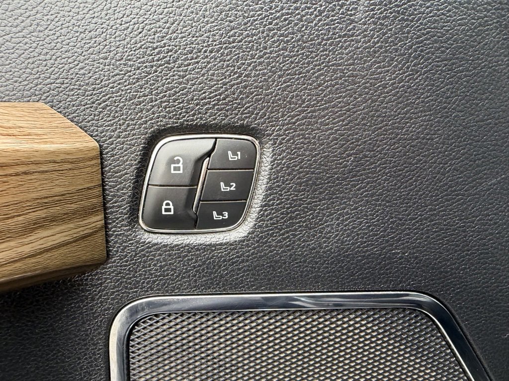 Used 2020 Ford F250 Lariat w/ Lariat Value Package image 37