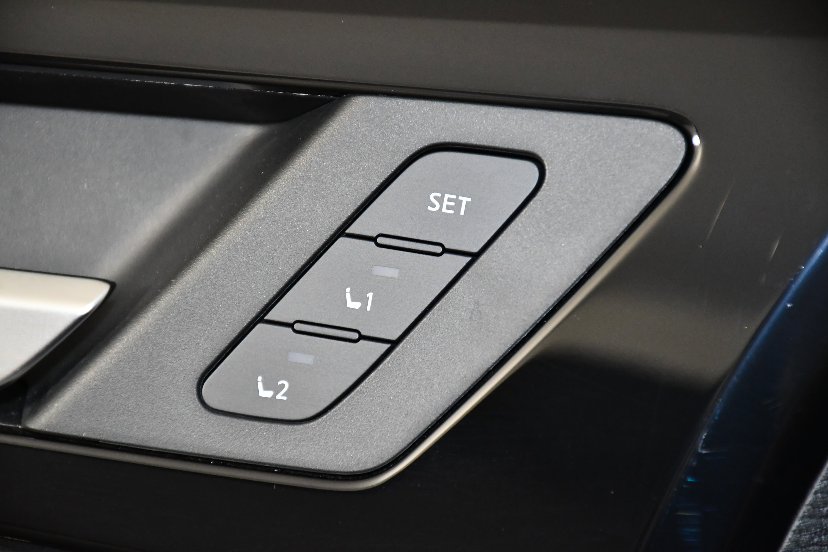 Used 2025 Mitsubishi Outlander SEL image 35