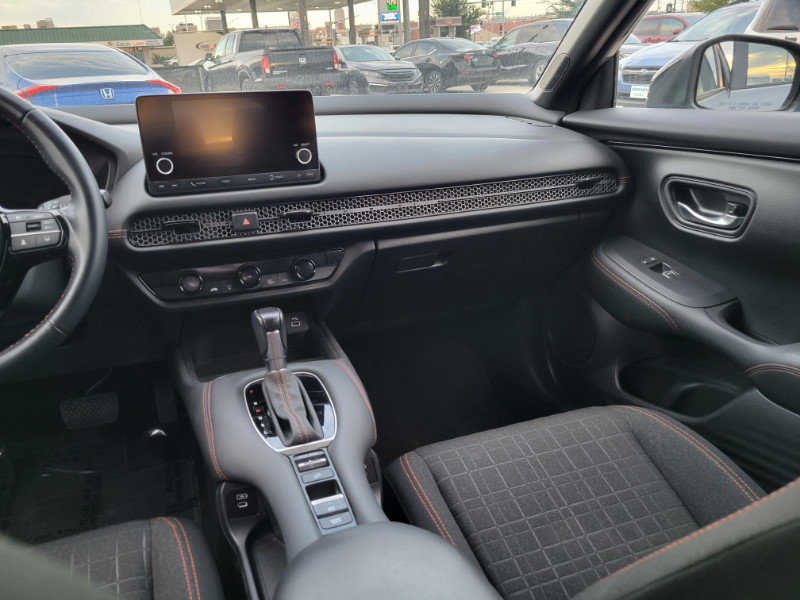 Used 2025 Honda HR-V Sport image 29