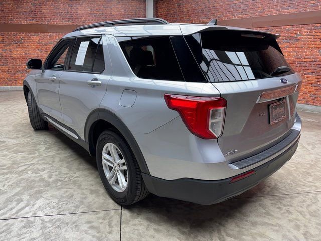 Used 2022 Ford Explorer XLT video 2
