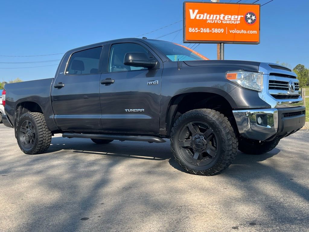 Used 2017 Toyota Tundra SR5 w/ SR5 Upgrade Package AWD/4WD image 1