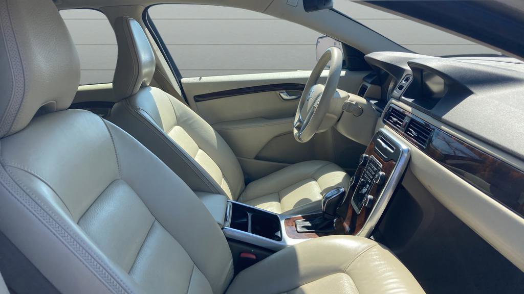 Used 2013 Volvo XC70 3.2 image 17