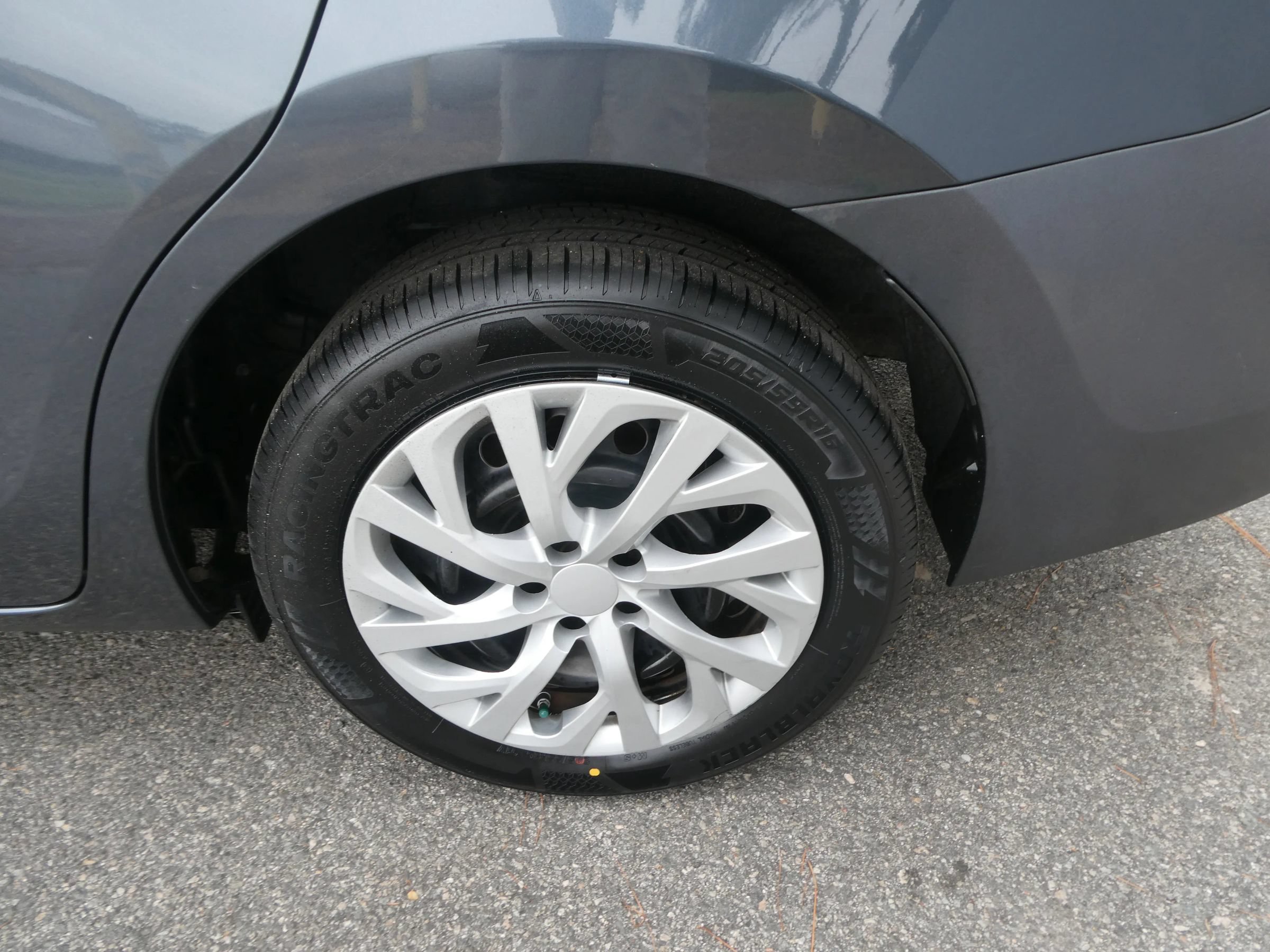 Used 2019 Toyota Corolla LE FWD image 30