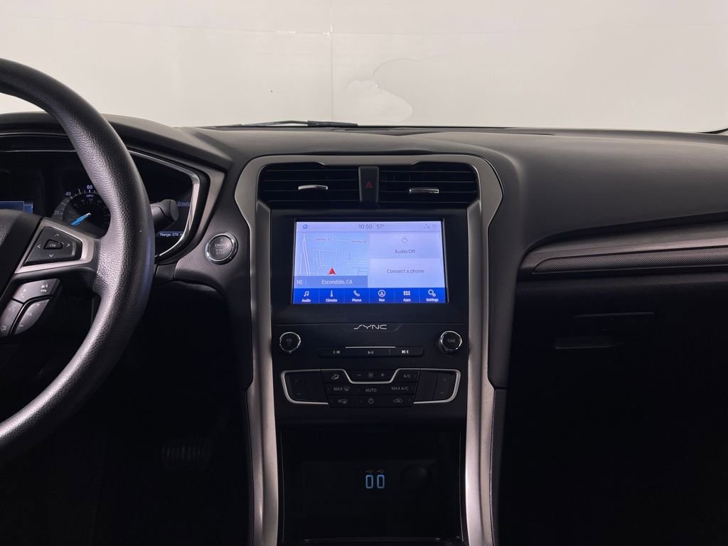 Used 2020 Ford Fusion SE image 16