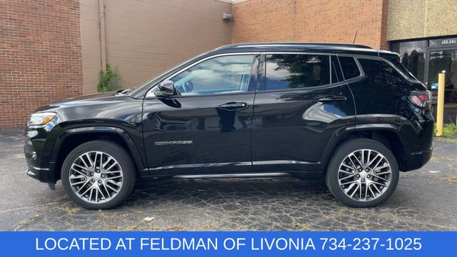 Used 2022 Jeep Compass Limited w/ Elite Group image 5