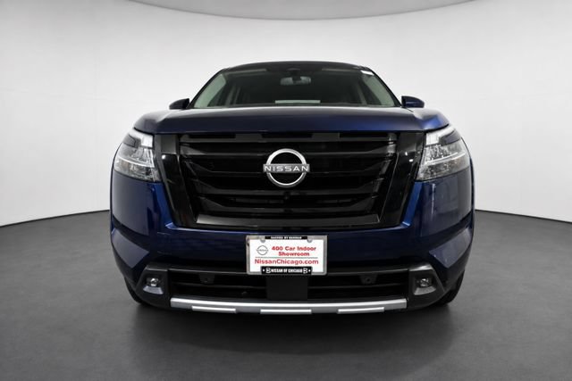 Used 2022 Nissan Pathfinder SL w/ SL Black Package AWD/4WD image 2