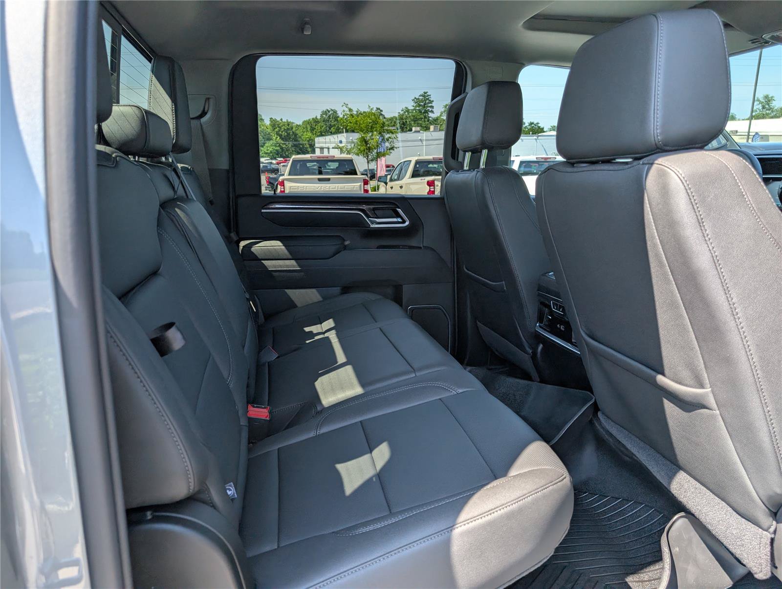 Used 2026 Chevrolet Silverado 3500 LTZ w/ LTZ Premium Package AWD/4WD image 12