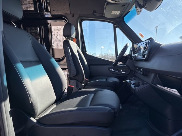 Used 2025 Mercedes-Benz Sprinter 2500 image 17