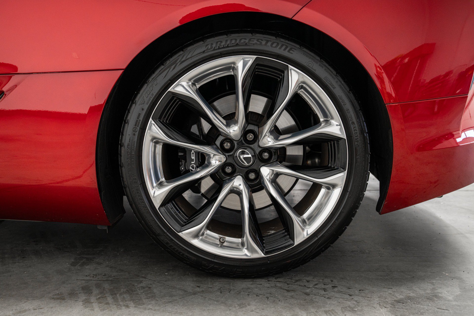 Used 2018 Lexus LC 500 Coupe w/ Touring Package RWD image 10
