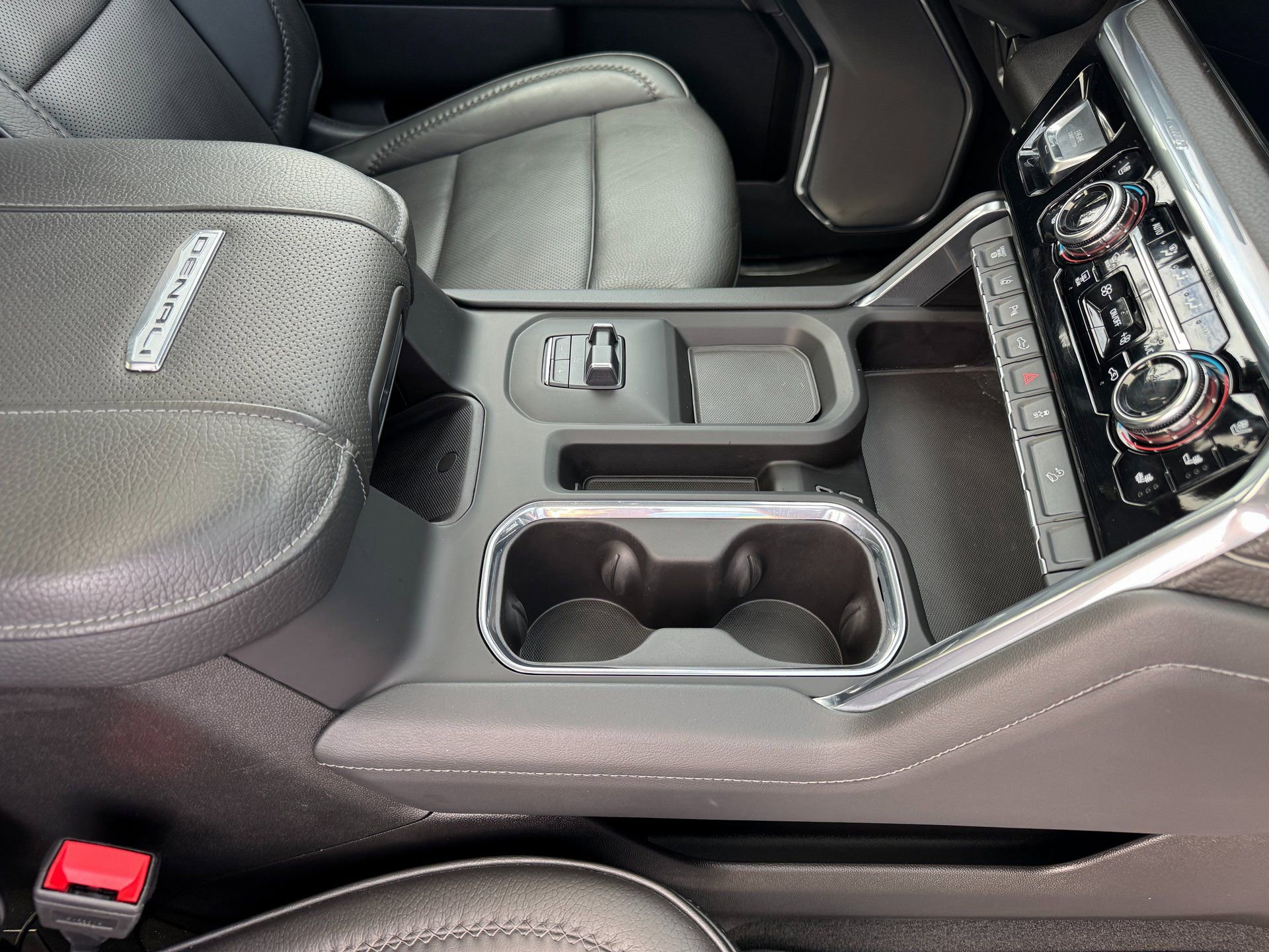 Used 2024 GMC Sierra 3500 Denali image 19