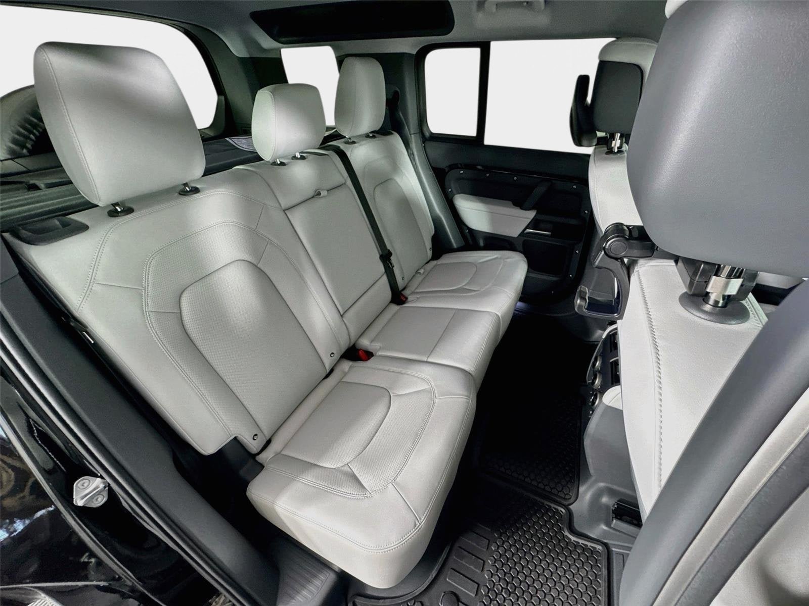 New 2026 Land Rover Defender 110 X-Dynamic SE AWD/4WD image 29