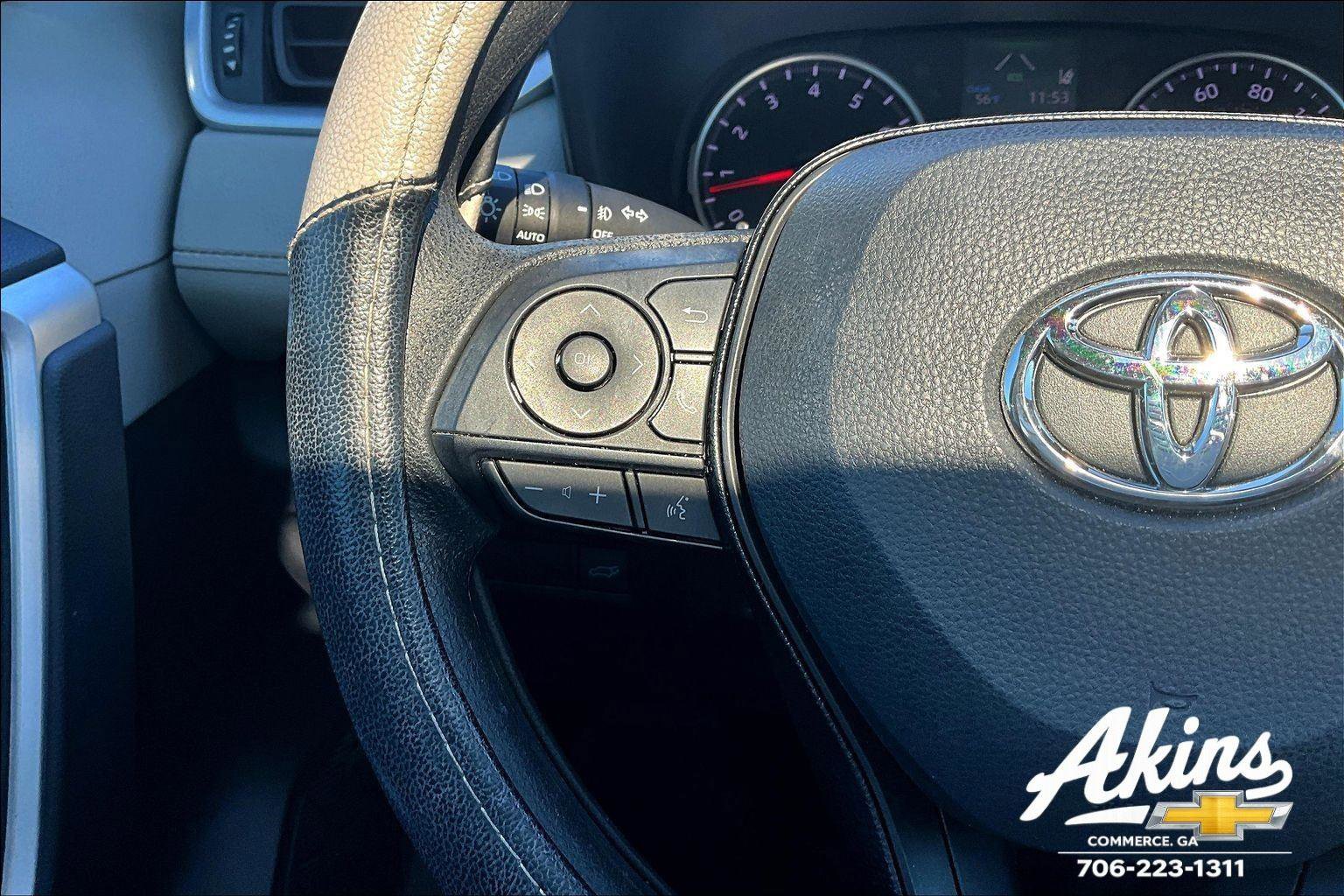 Used 2021 Toyota RAV4 XLE image 9