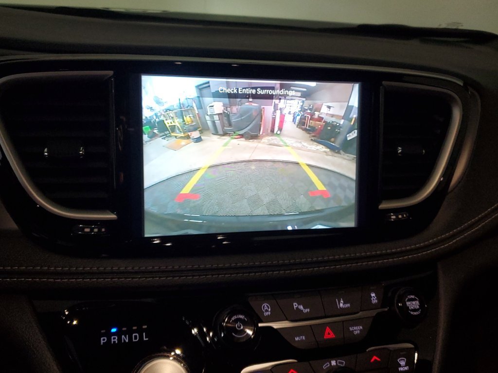 New 2027 Chrysler Pacifica Limited FWD image 19