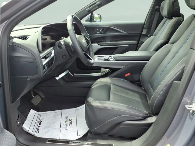 Used 2025 Cadillac Lyriq Luxury w/ LPO, Floor Liner Package AWD/4WD image 22