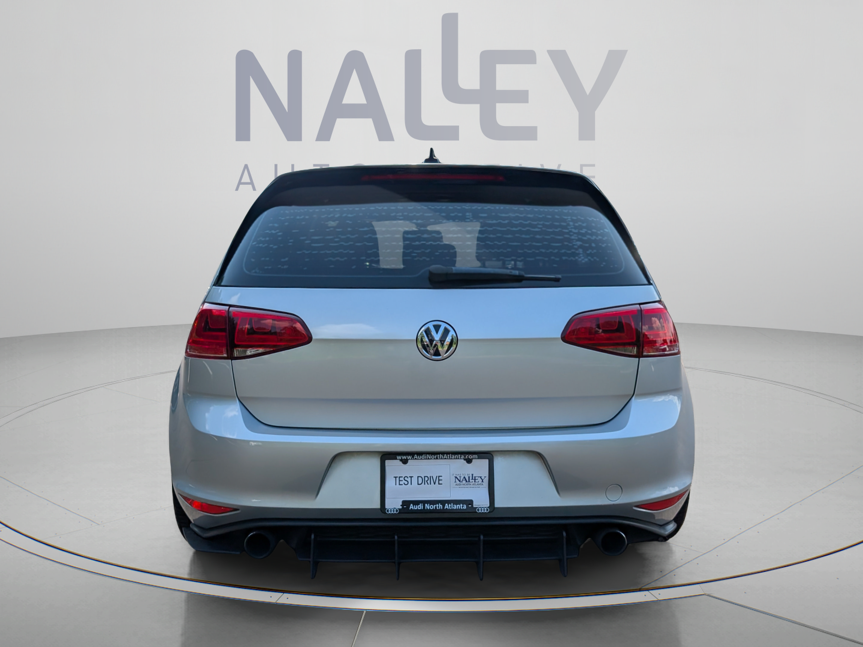 Used 2017 Volkswagen Golf 4-Door FWD image 4