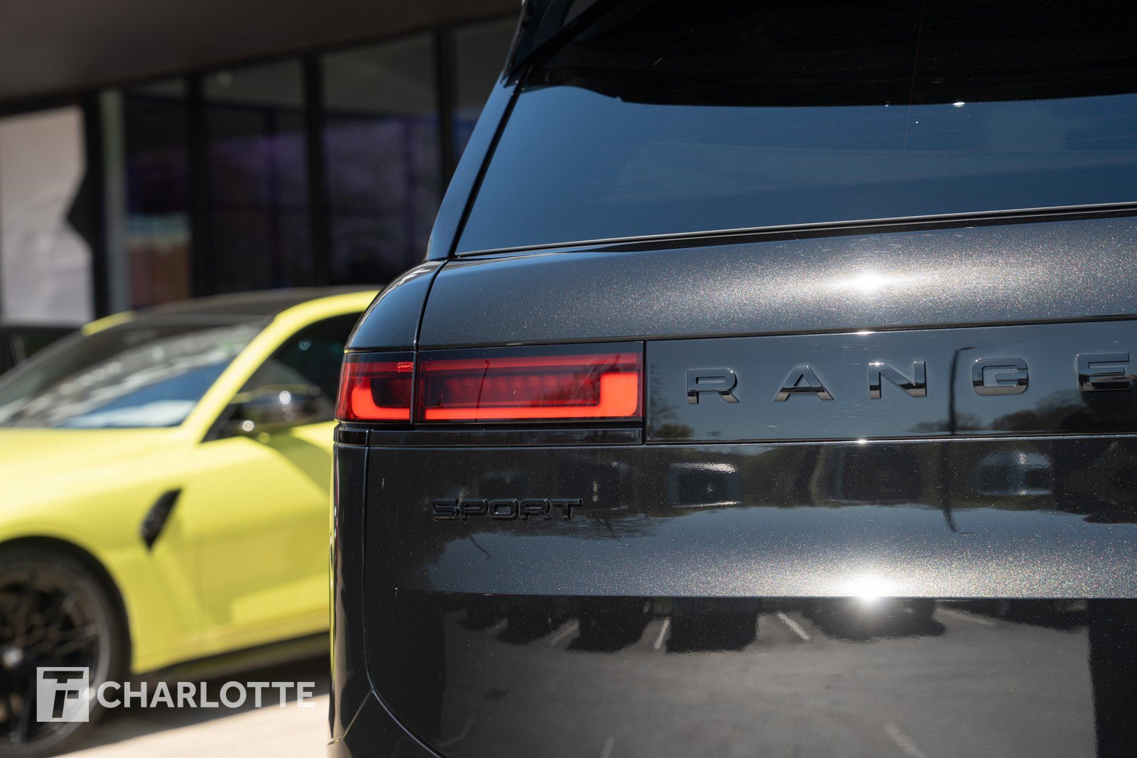 Used 2025 Land Rover Range Rover Sport Dynamic SE image 12