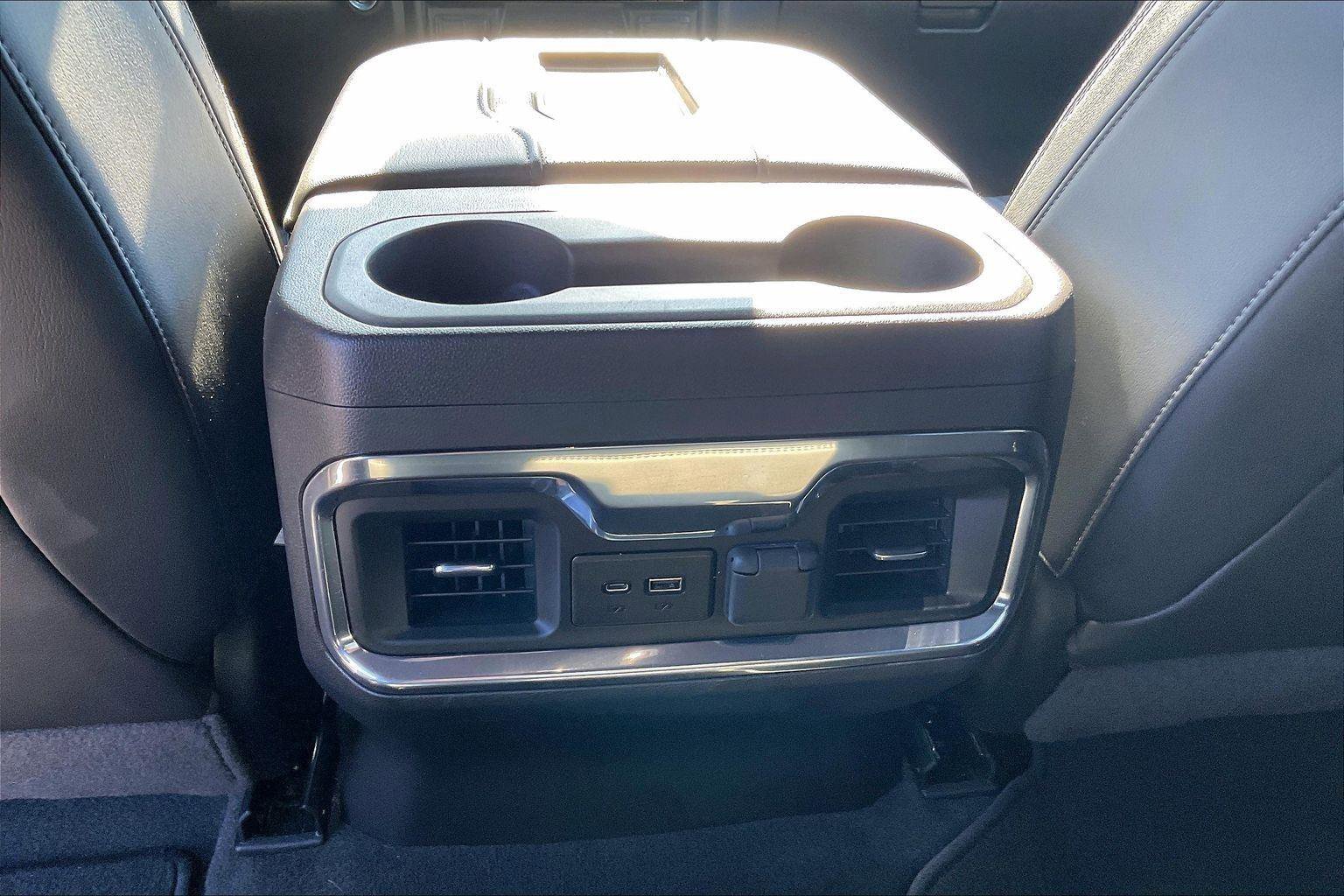 Used 2022 Chevrolet Silverado 1500 High Country image 34