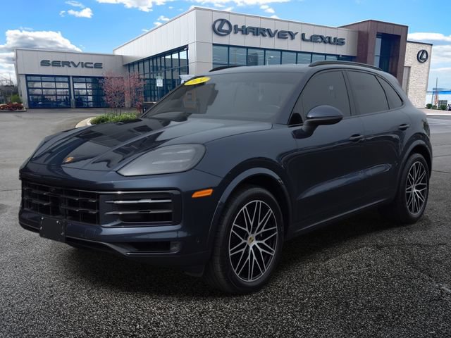 Used 2024 Porsche Cayenne AWD/4WD image 1