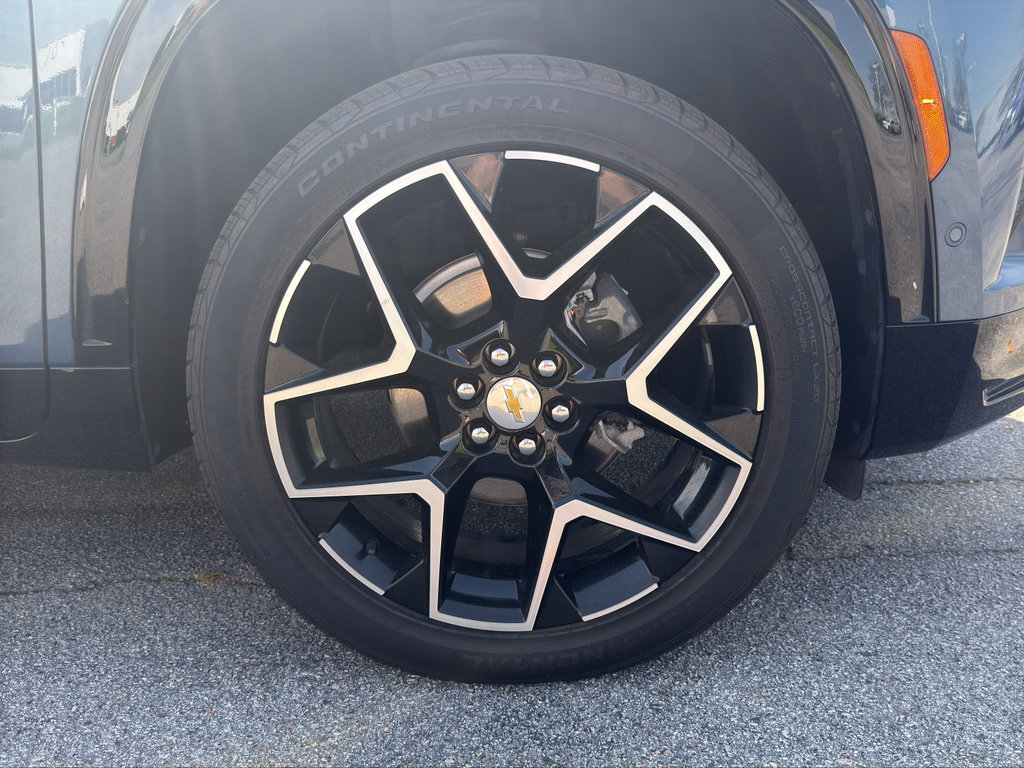 Used 2025 Chevrolet Traverse High Country image 38