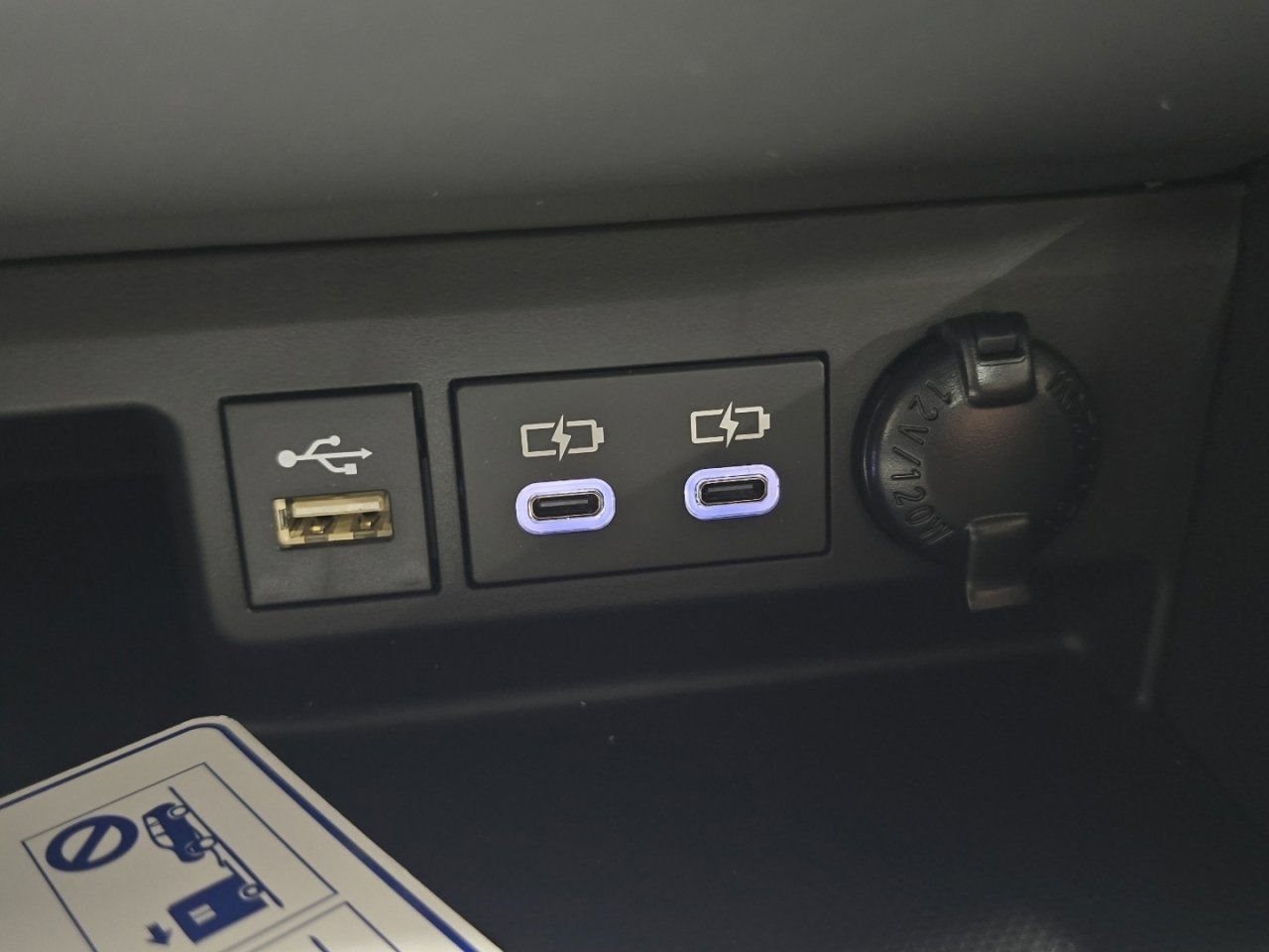 New 2026 Toyota Highlander Platinum image 32