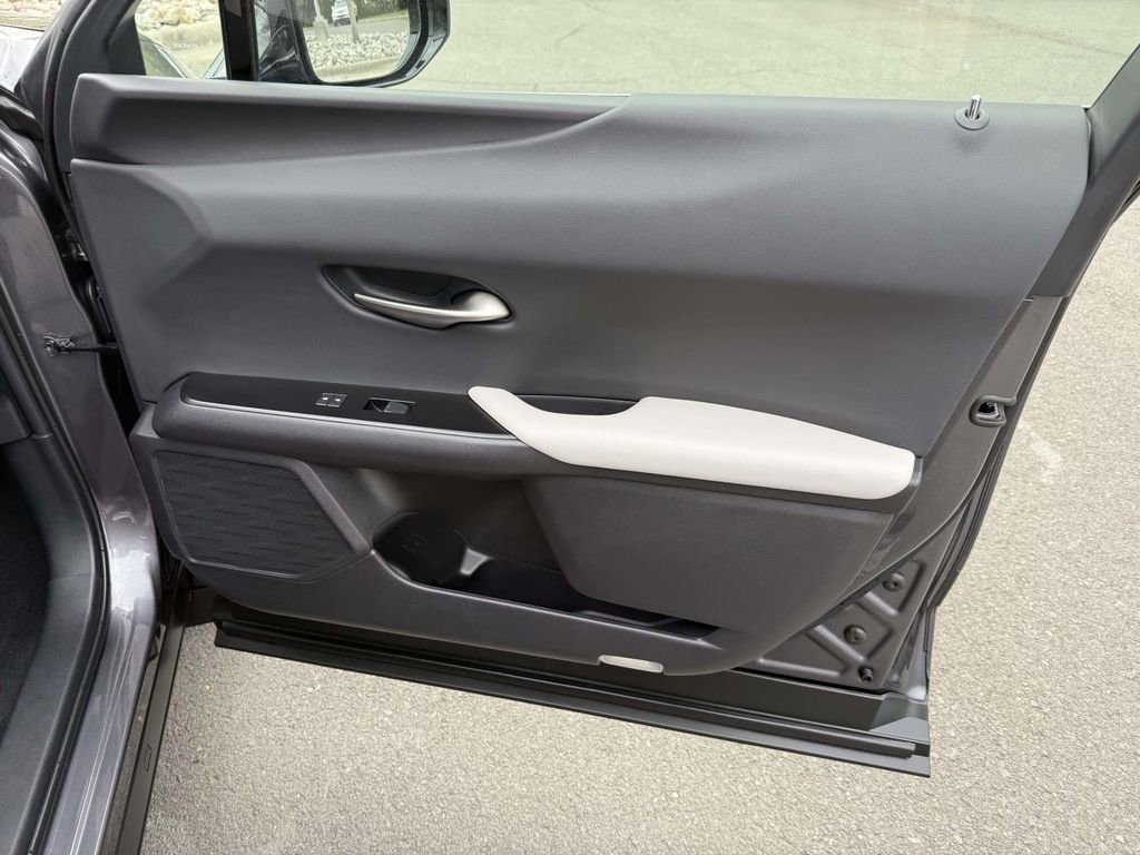 Used 2024 Lexus UX 250h AWD w/ Premium Package image 18